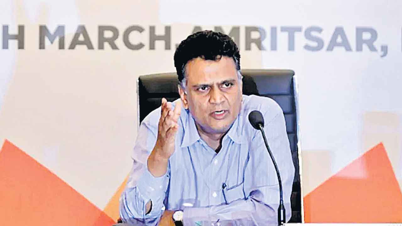 నూతన కాగ్‌ సంజయ్‌ మూర్తి