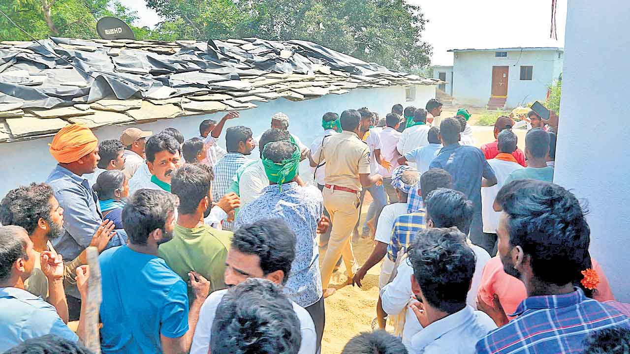 BRS | రైతులు తిరగబడితే.. బీఆర్‌ఎస్‌పై నిందలా!