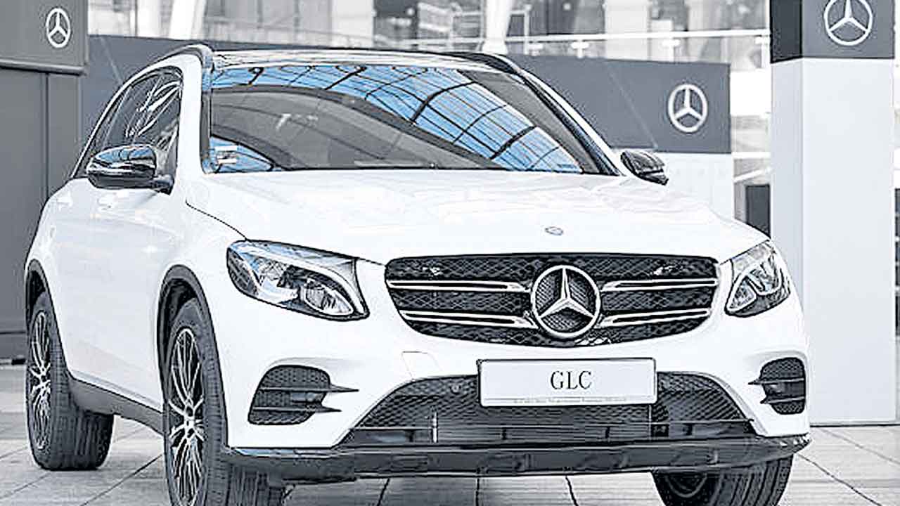 ప్రియంకానున్న బెంజ్‌ కార్లు