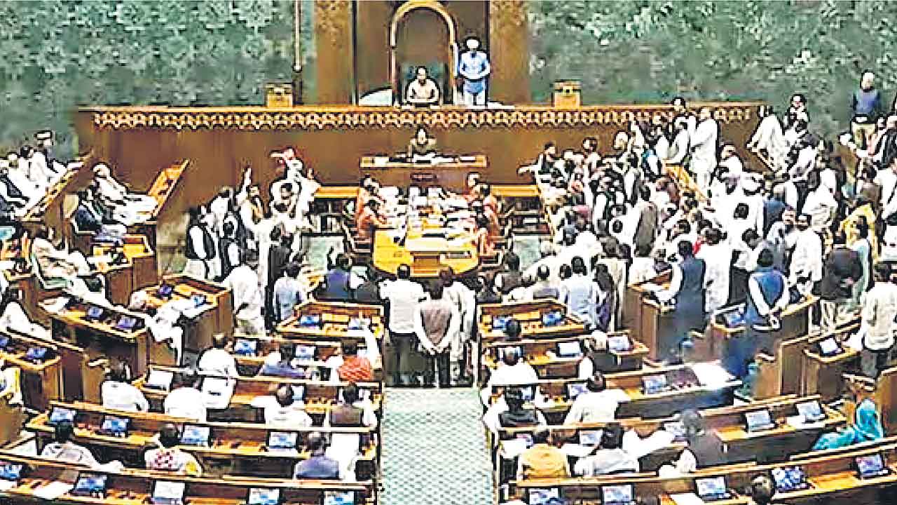 Parliament Session | నిరసన వీడని విపక్షాలు.. అదానీ, సంభల్‌ ఘటనలపై చర్చకు పట్టు