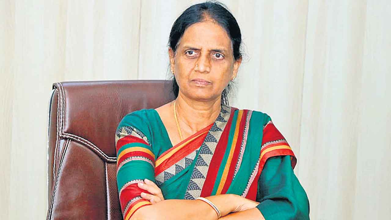 సీఎం అనాలోచిత నిర్ణయాల వల్లే దాడులు