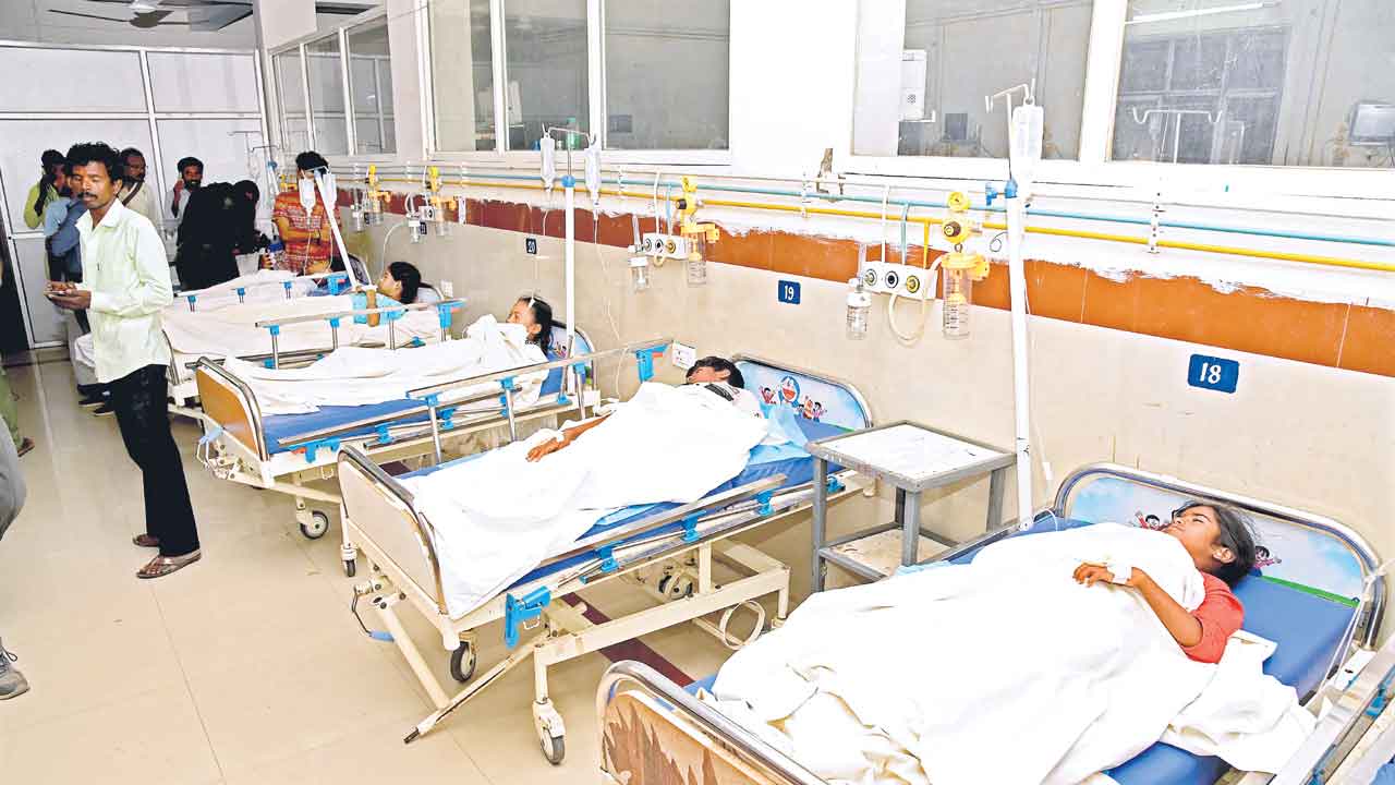 Mid Day Meal | పిల్లలకు మంచి భోజనం పెట్టలేరా?