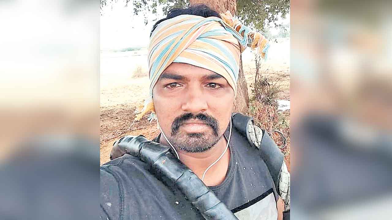 అప్పుల బాధతో యువరైతు ఆత్మహత్య