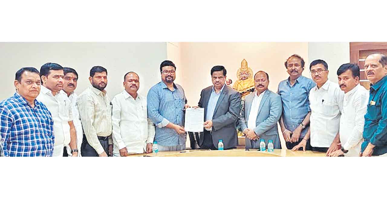 నేటి నుంచి డిగ్రీ కాలేజీల నిరవధిక బంద్‌