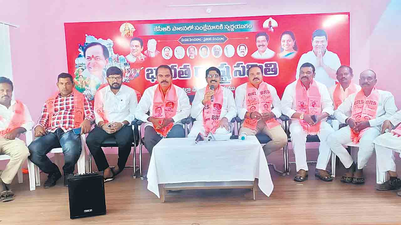 అమలుకాని ఆరు గ్యారెంటీలు..