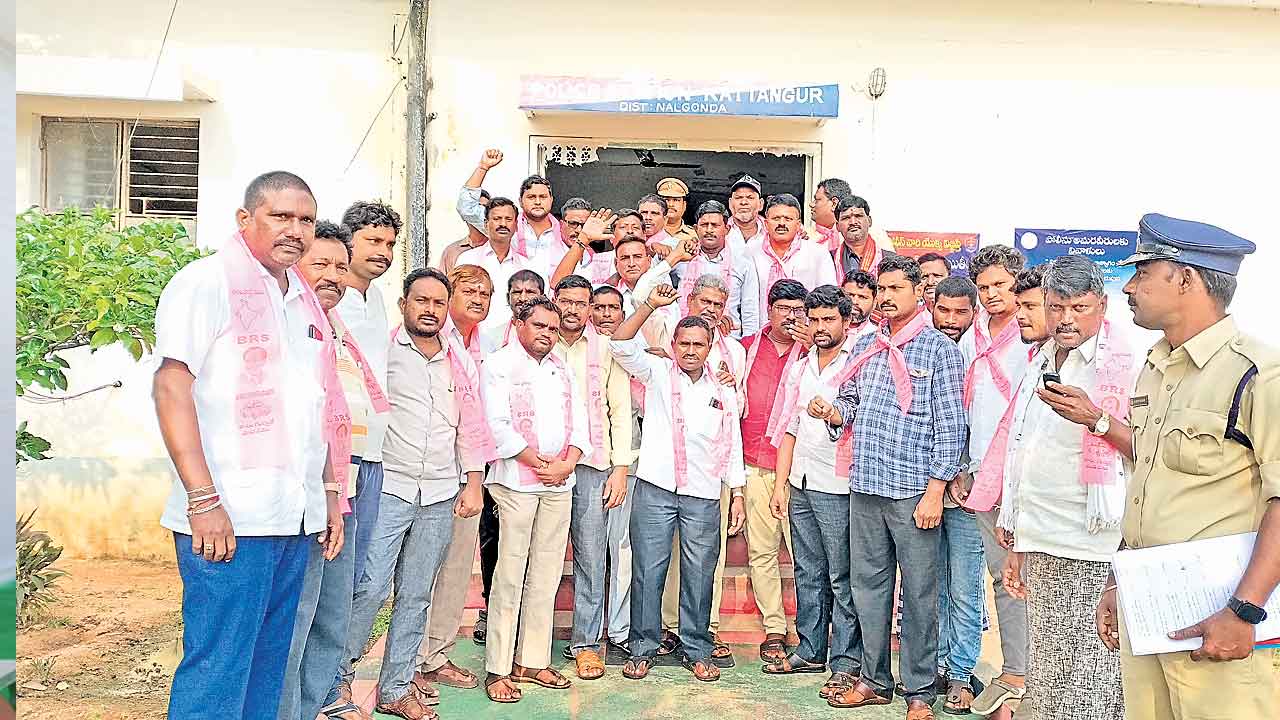 ‘నిర్బంధ’ యాత్ర!