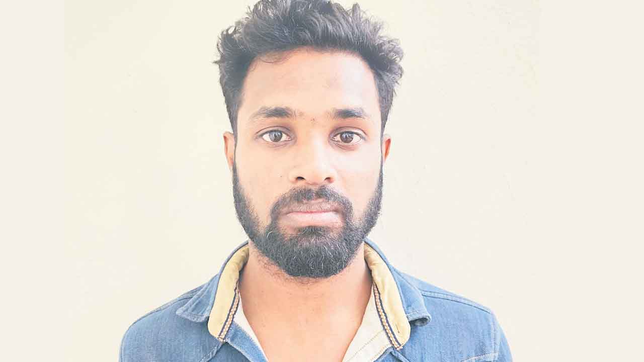 పార్సిల్‌లో డ్రగ్స్‌ వచ్చాయని 21.80 లక్షల టోకరా