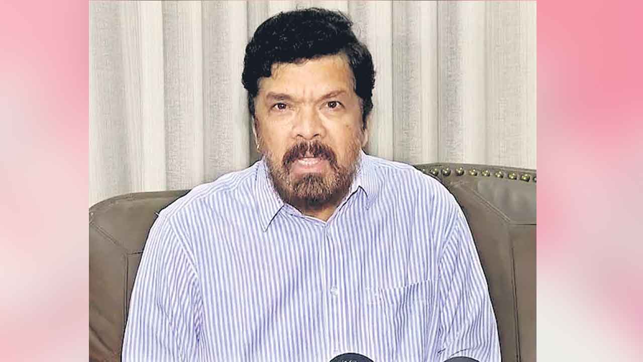 కేసీఆర్‌..తెలంగాణ గాంధీ