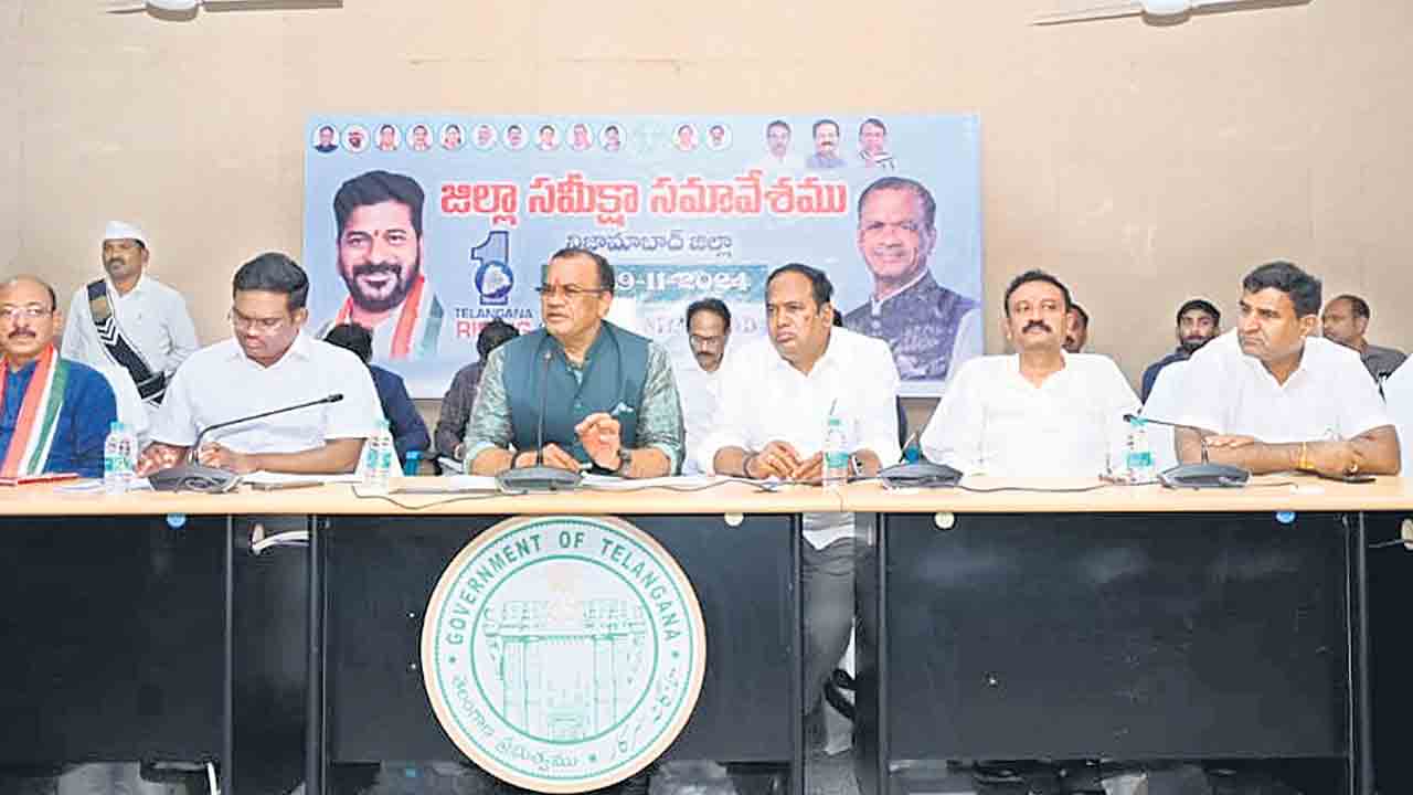 వేడుకేదైనా.. వేదికపైనే..