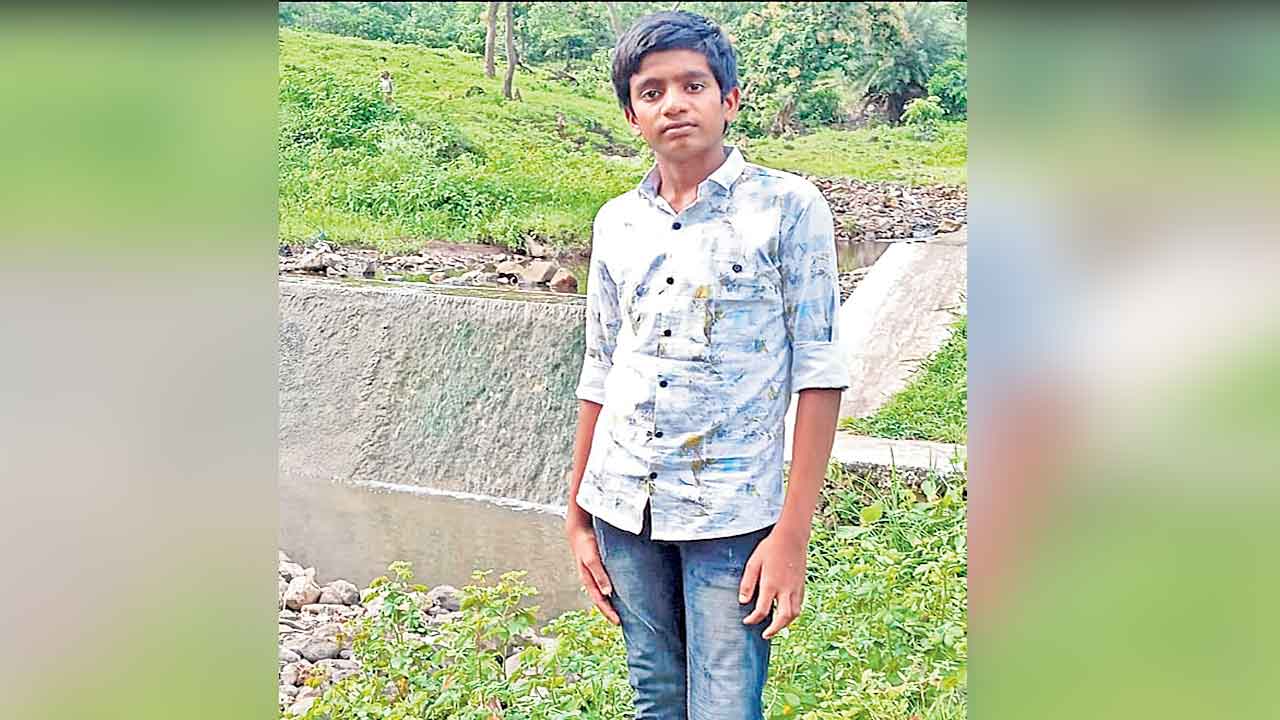 ఎంజేపీ పాఠశాలలో విద్యార్థి మృతి