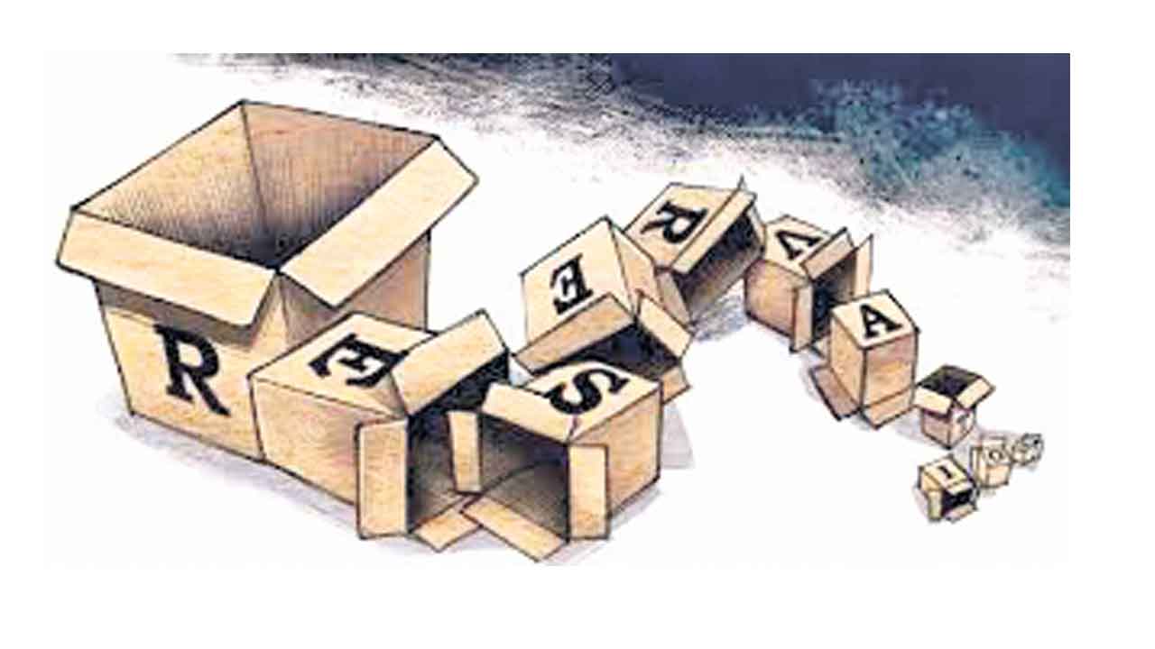 BC Reservation | బీసీ రిజర్వేషన్లపై గందరగోళం..! డెడికేటెడ్‌ కమిషన్‌ స్థానంలో బీసీ కమిషన్‌ పర్యటనలు..!