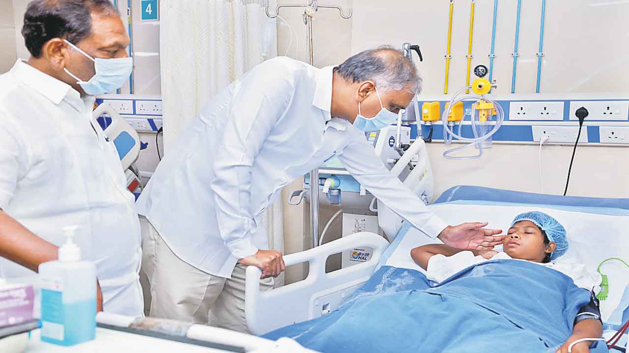 Telangana | సంక్షేమ హాస్టళ్లంటేనే వి అంటేనే వణుకుతున్న విద్యార్థులు.. కాంగ్రెస్‌ పాలనలో భ్రష్టుపట్టిన గురుకులాలు