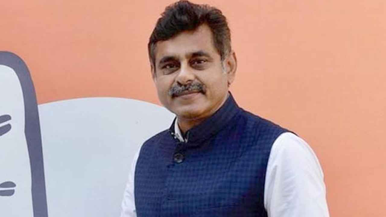 ఏఐసీసీలో ఖర్గే ఒక బొమ్మ