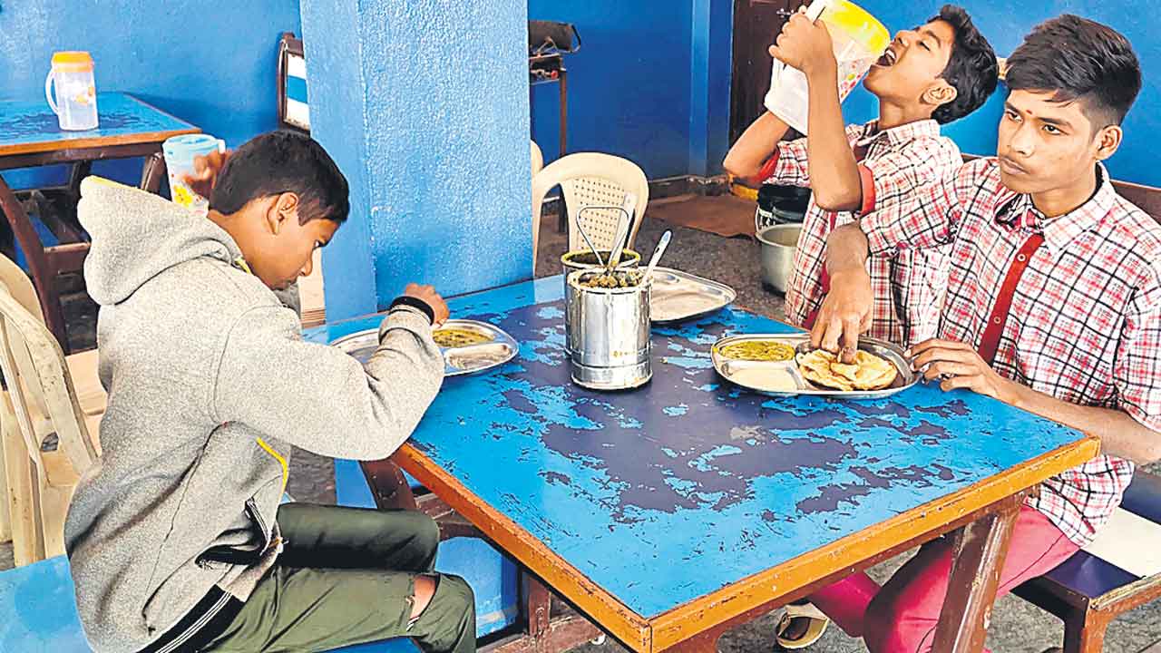 ముద్దల అన్నం తినేదెలా?