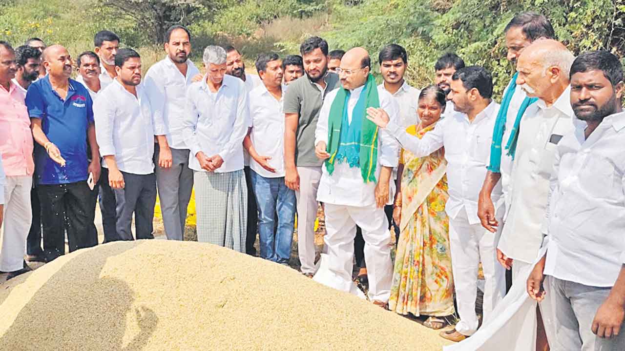 కొనుగోళ్లు ప్రారంభించకుంటే ఉద్యమం తప్పదు