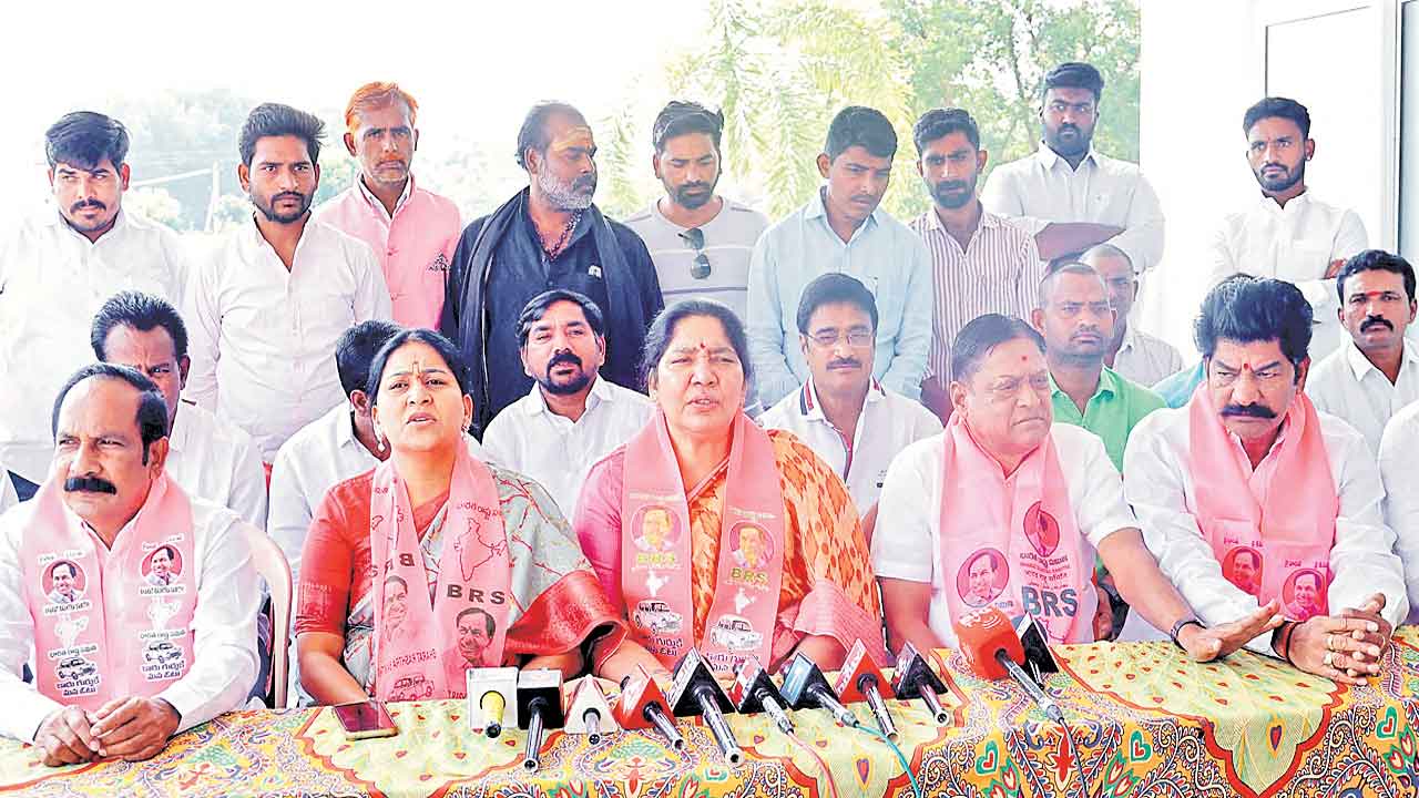 నోరు మెదపవేం రాహుల్‌