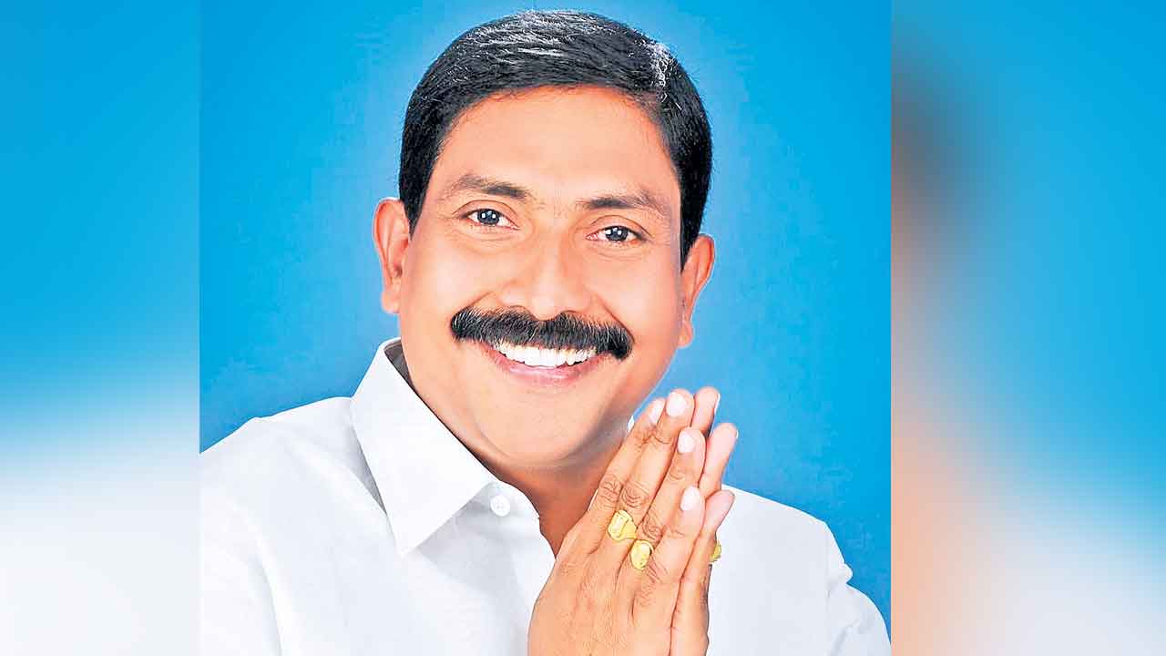 జాక్టో టీచర్‌ ఎమ్మెల్సీ అభ్యర్థిగా పూల రవీందర్‌