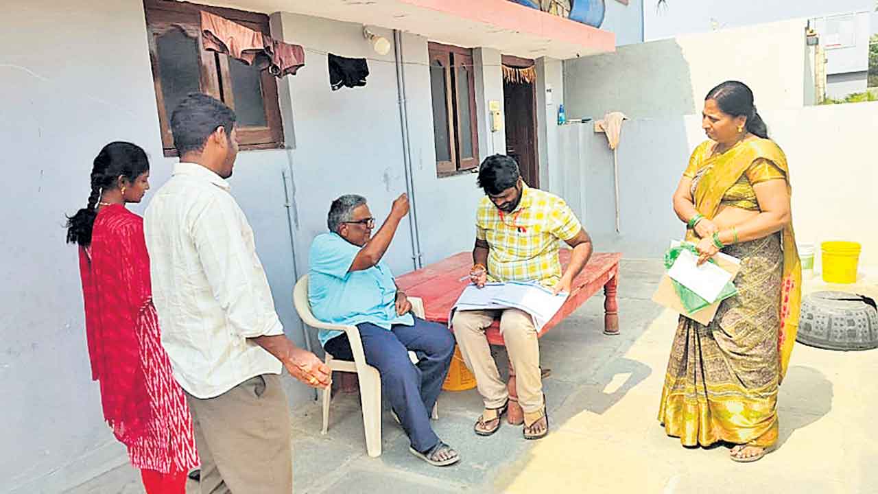 శిక్షణ లేని సిబ్బందితో సర్వే