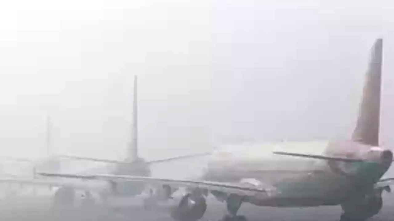 Aeroplane | వాతావరణం, సాంకేతికలోపం.. దేశంలో విమానాల ఆలస్యానికి ప్రధాన కారణాలివే!