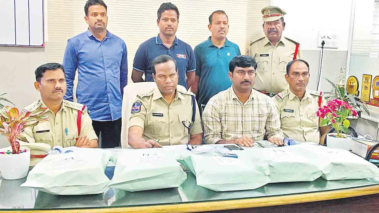 గంజాయి నిందితుల అరెస్టు