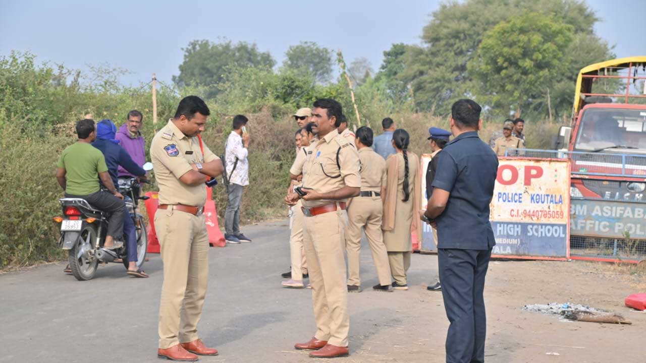 Shailaja | పోలీసుల వలయంలో శైలజ స్వగ్రామం.. ఎమ్మెల్యే కోవా లక్ష్మి అడ్డగింత