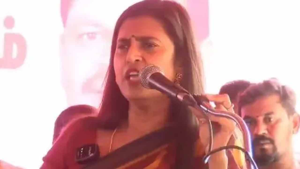 Actress Kasturi | పరారీలో తమిళ నటి కస్తూరి.. ఫోన్ స్విచ్చాఫ్.. ఇంటికి తాళం..!