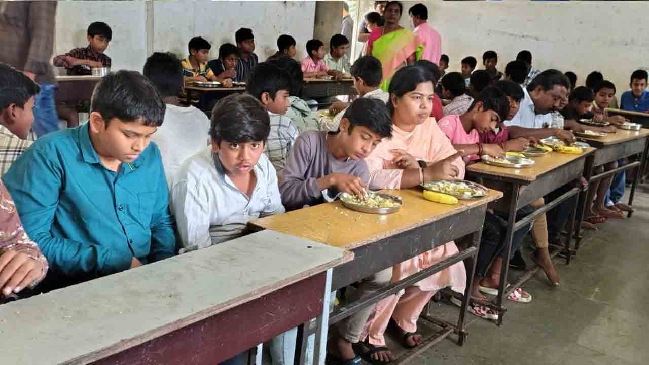 నాణ్యమైన భోజనం అందించాలి