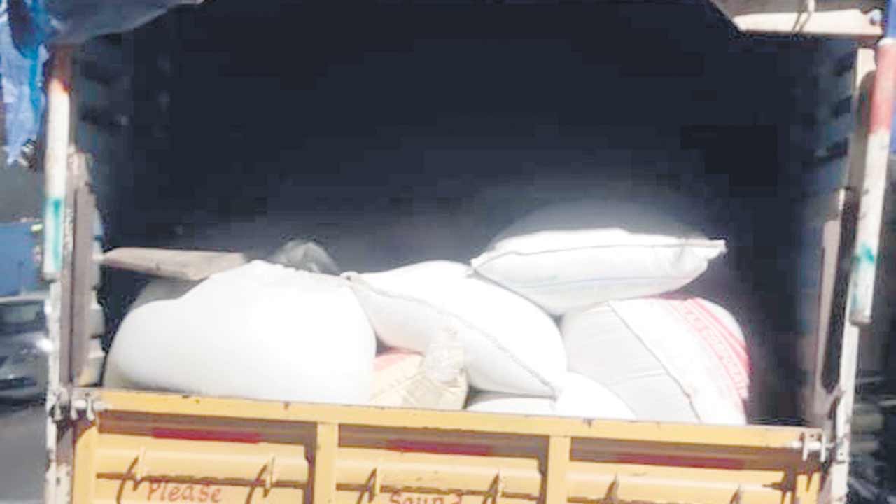 యథేచ్ఛగా రేషన్‌ బియ్యం దందా