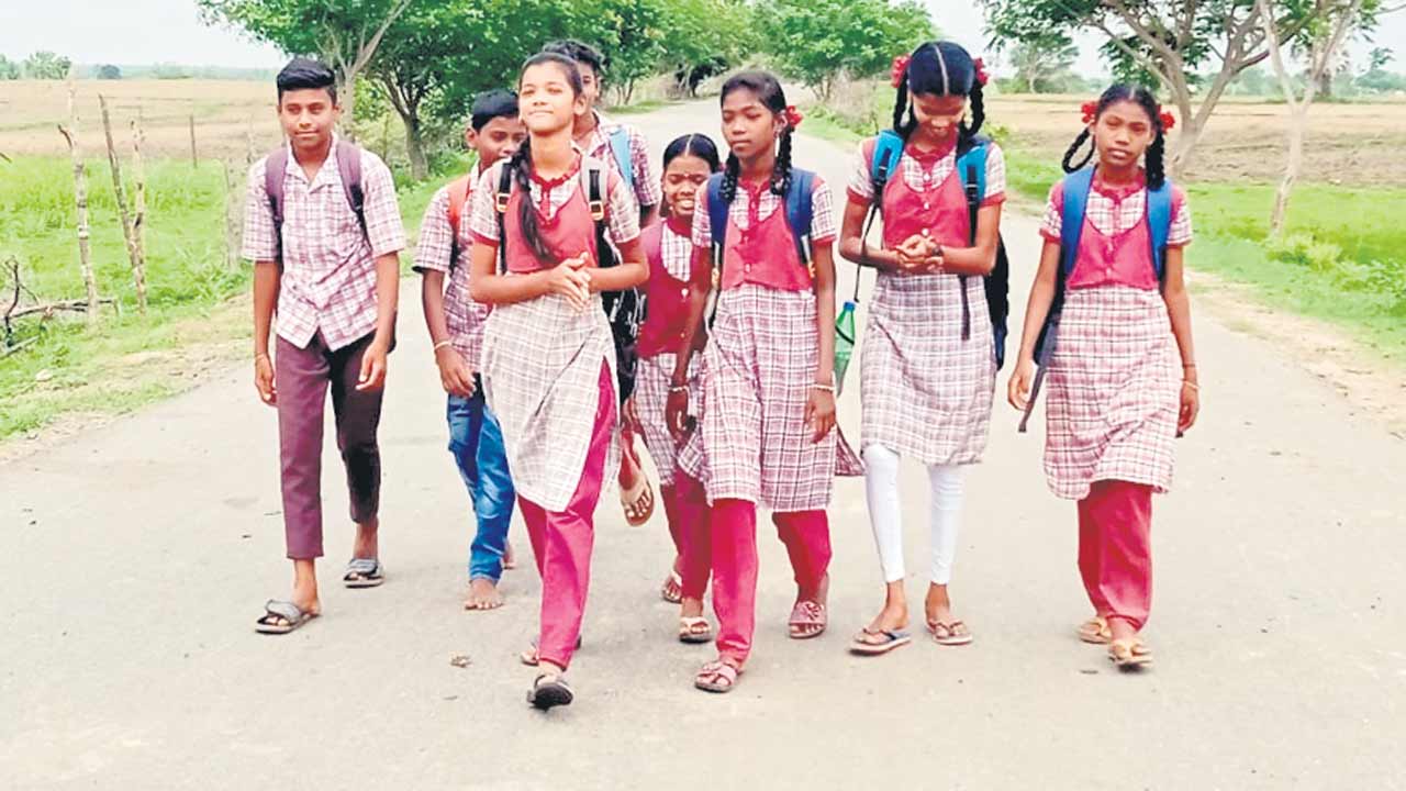 ఎమ్మెల్యే గారూ.. మాకూ మహాలక్ష్మి కావాలి