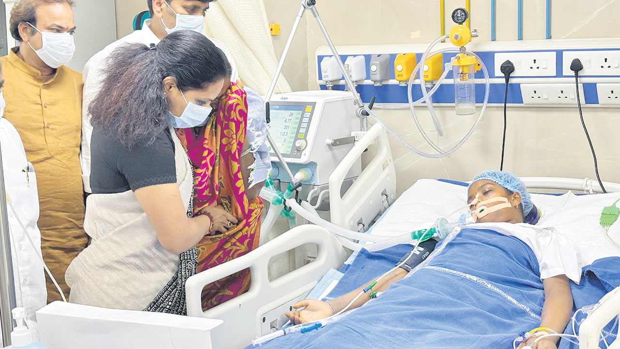 పది రోజులకో ప్రాణం పోతున్నా పట్టదా?