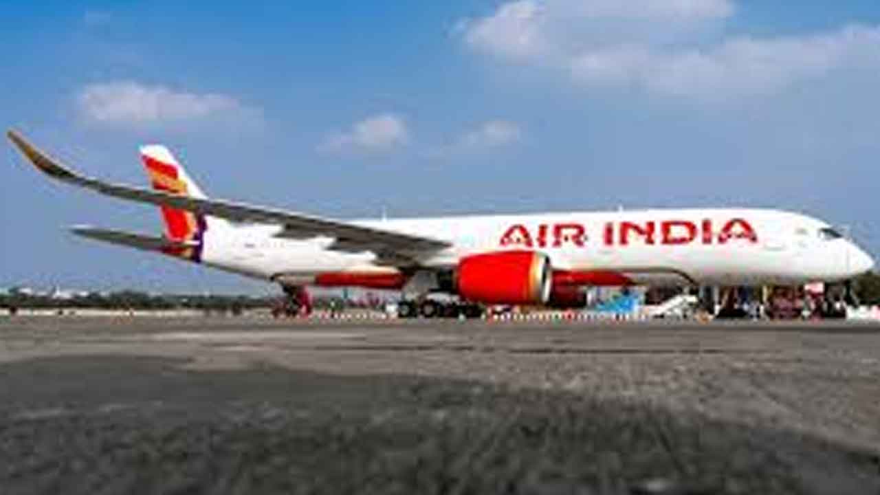 3 రోజులుగా ఎయిర్‌పోర్ట్‌లోనే నిరీక్షణ