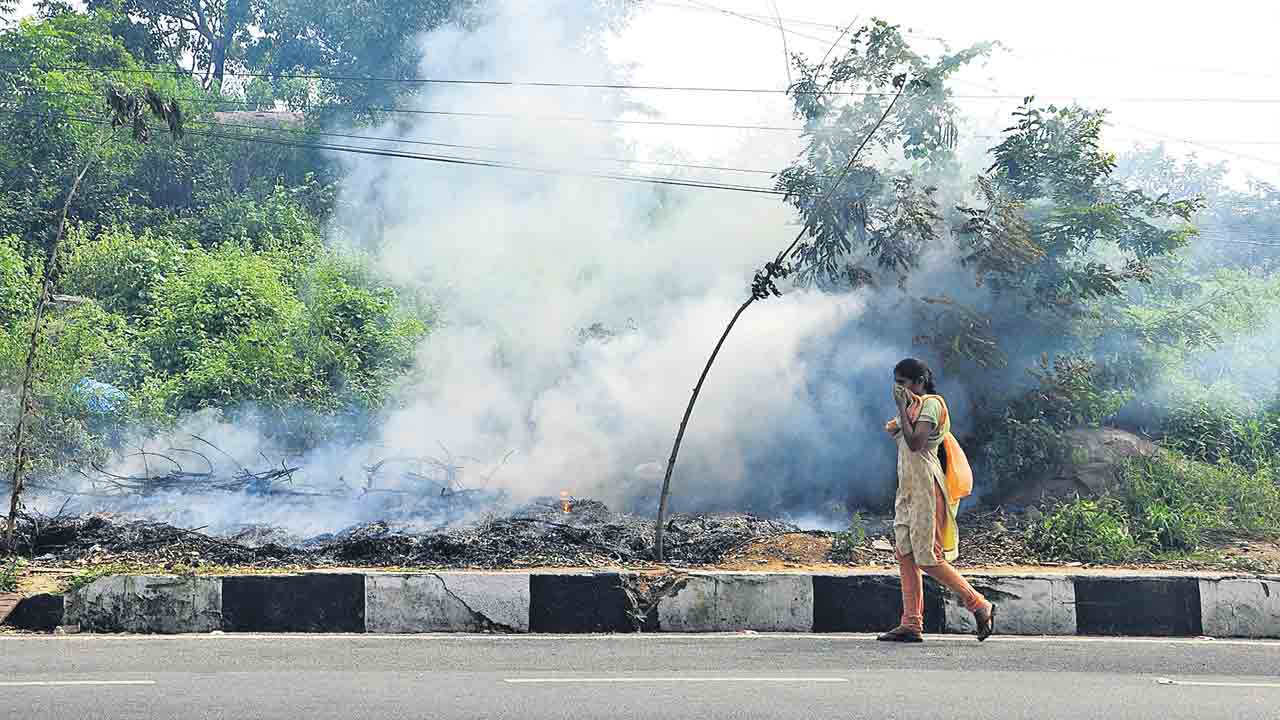Air Pollution | ప్రమాదకరంగా వాయు కాలుష్యం.. హైదరాబాద్‌లో పడిపోతున్న ఎయిర్‌ క్వాలిటీ ఇండెక్స్‌