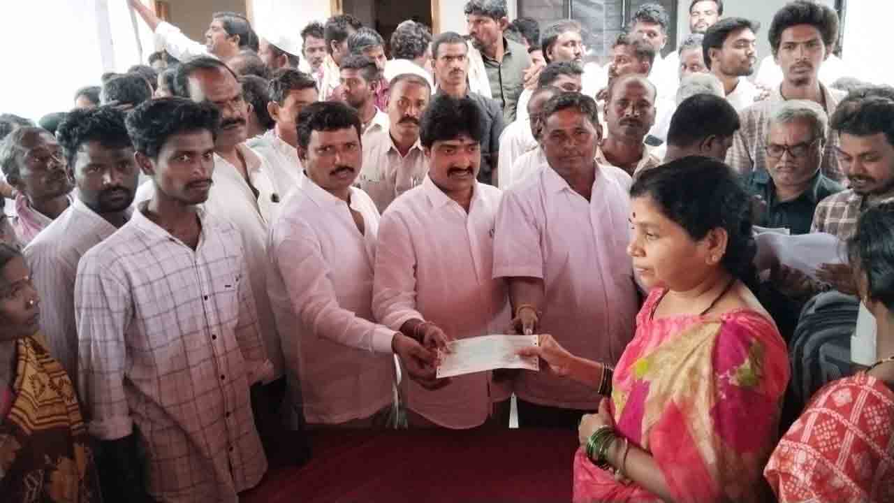 ప్రతి గ్రామాన్ని అభివృద్ధి చేస్తా : విజయుడు