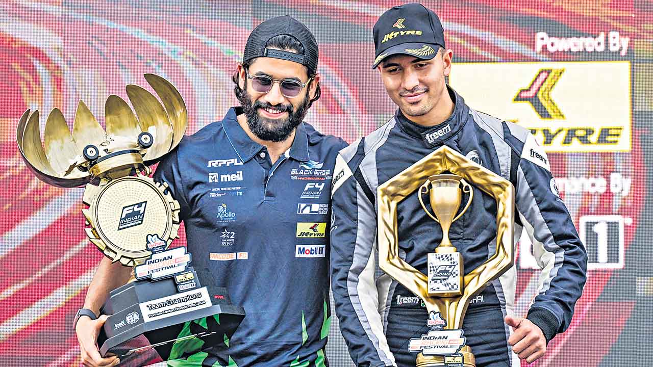 ఫార్ములా 4 రేసింగ్ చాంపియన్ అకిల్ అలీభాయ్