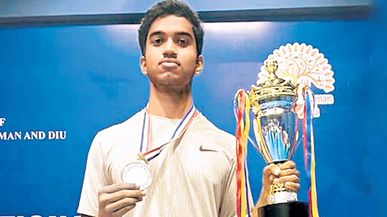 ఆరుశ్‌కు కాంస్యం