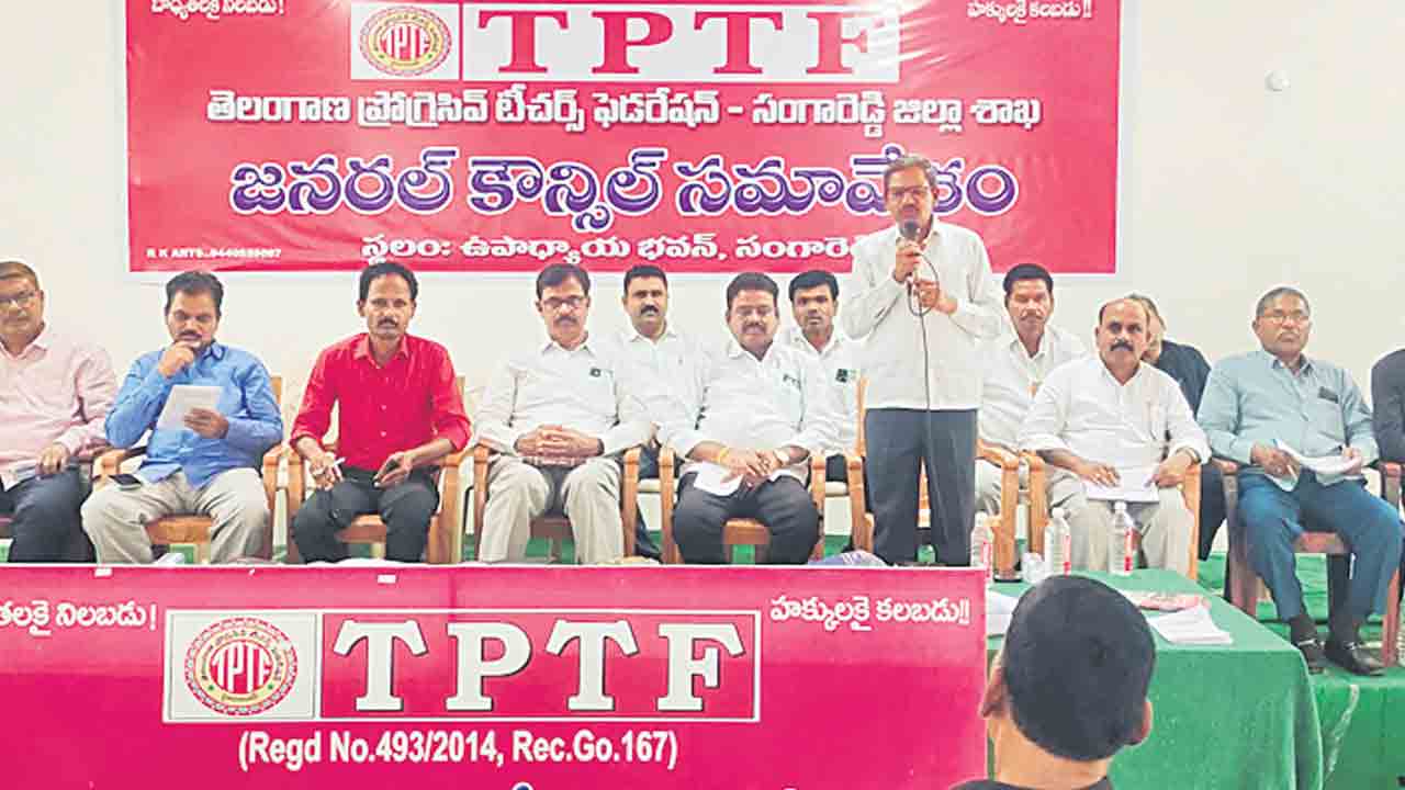 80శాతం మందికి ప్రభుత్వ విద్య దూరం