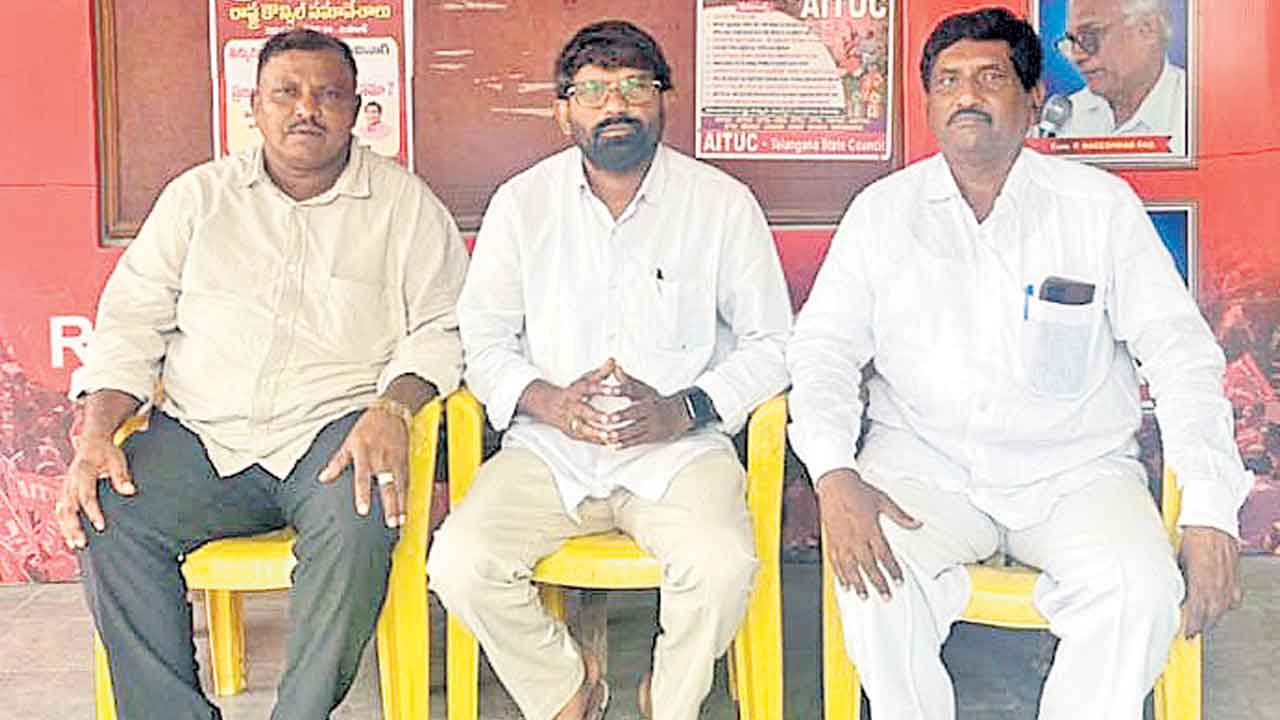 ఆటో డ్రైవర్ల చావులకు సర్కారే కారణం