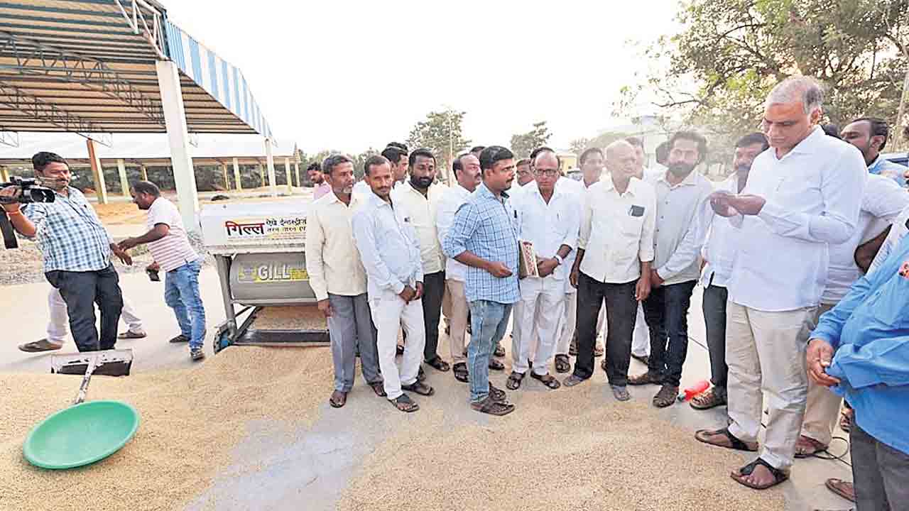 రైతులను మోసగిస్తున్న కాంగ్రెస్‌