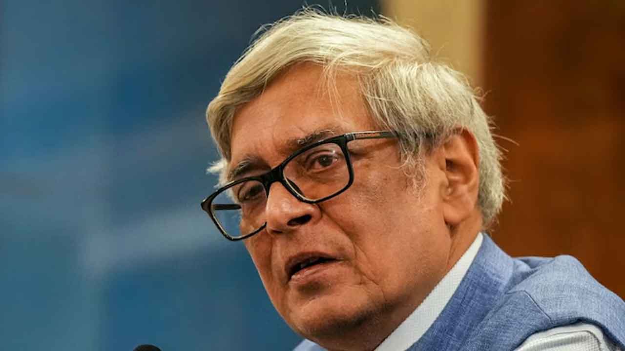 పీఎం ఆర్థిక సలహా మండలి చైర్మన్‌ బిబేక్‌ దెబ్రాయ్‌ కన్నుమూత