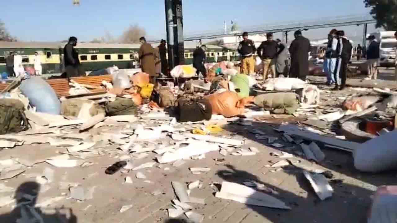 Balochistan | పాక్‌ రైల్వే స్టేషన్‌లో పేలుడు.. 20 మంది మృతి