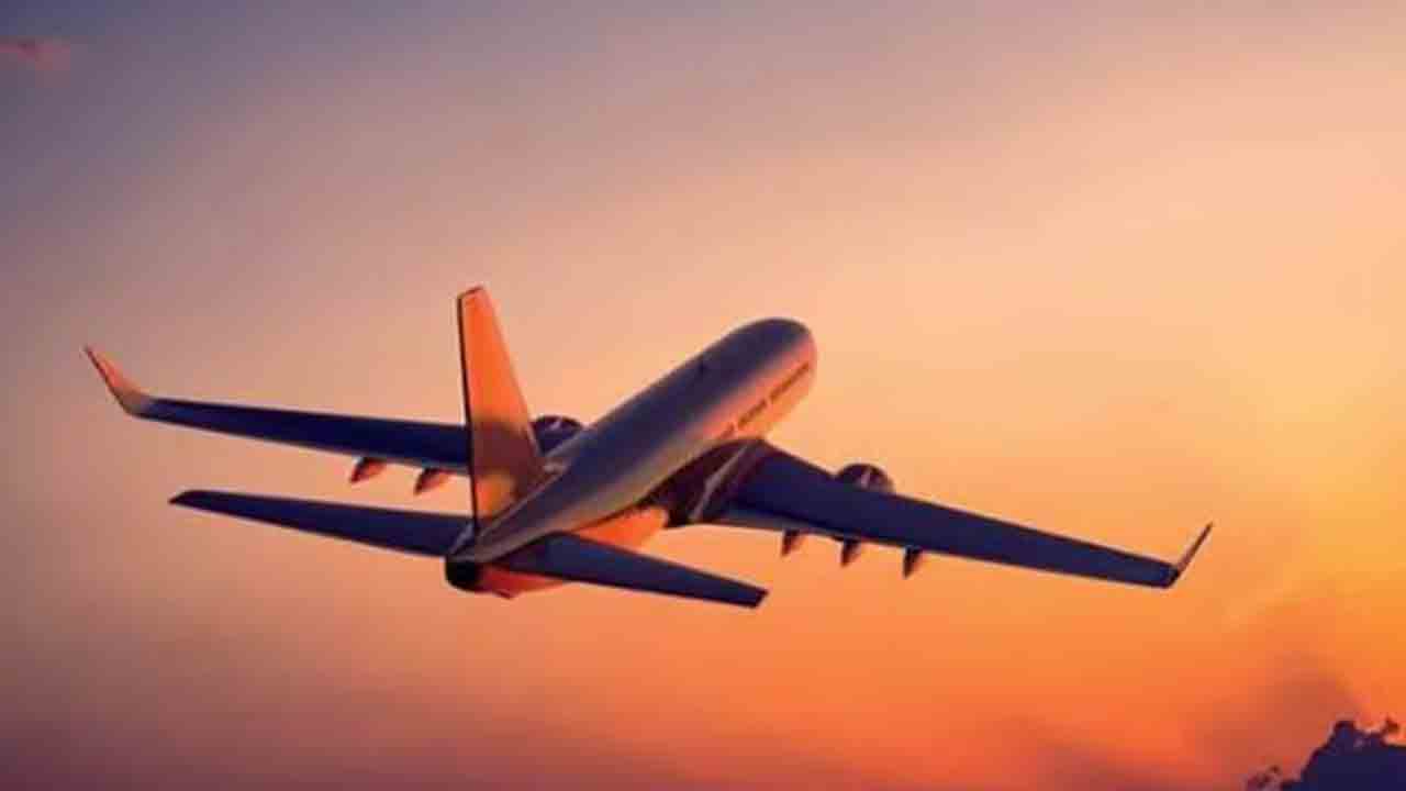 Bomb Threat | విమానానికి బాంబు బెదిరింపులు.. రాయ్‌పూర్‌లో అత్యవసర ల్యాండింగ్‌