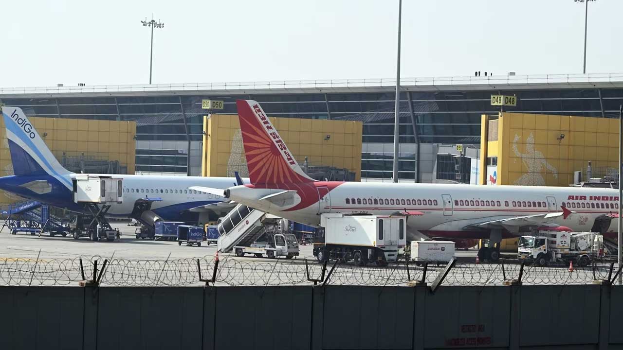 Bomb Threats | విమానాలకు ఆగని బాంబు బెదిరింపులు..