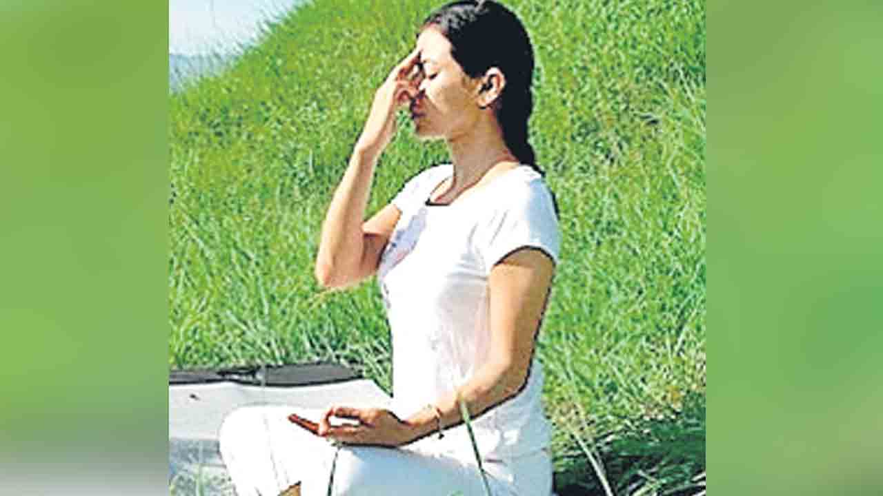 Yoga | శ్వాస చిట్కాలతో మరణించినట్లు నటించి.. హత్య నుంచి తప్పించుకున్న యోగా టీచర్