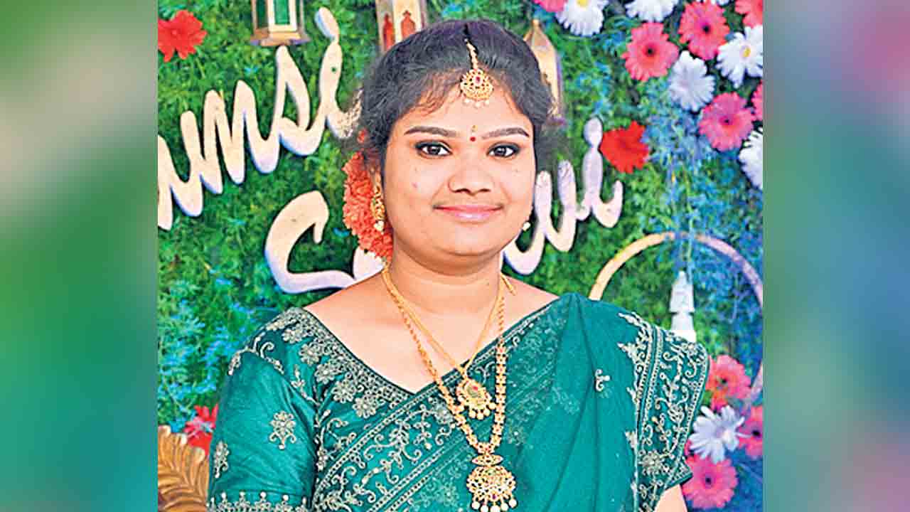 ఇష్టంలేని పెండ్లి చేశారని నవవధువు ఆత్మహత్య