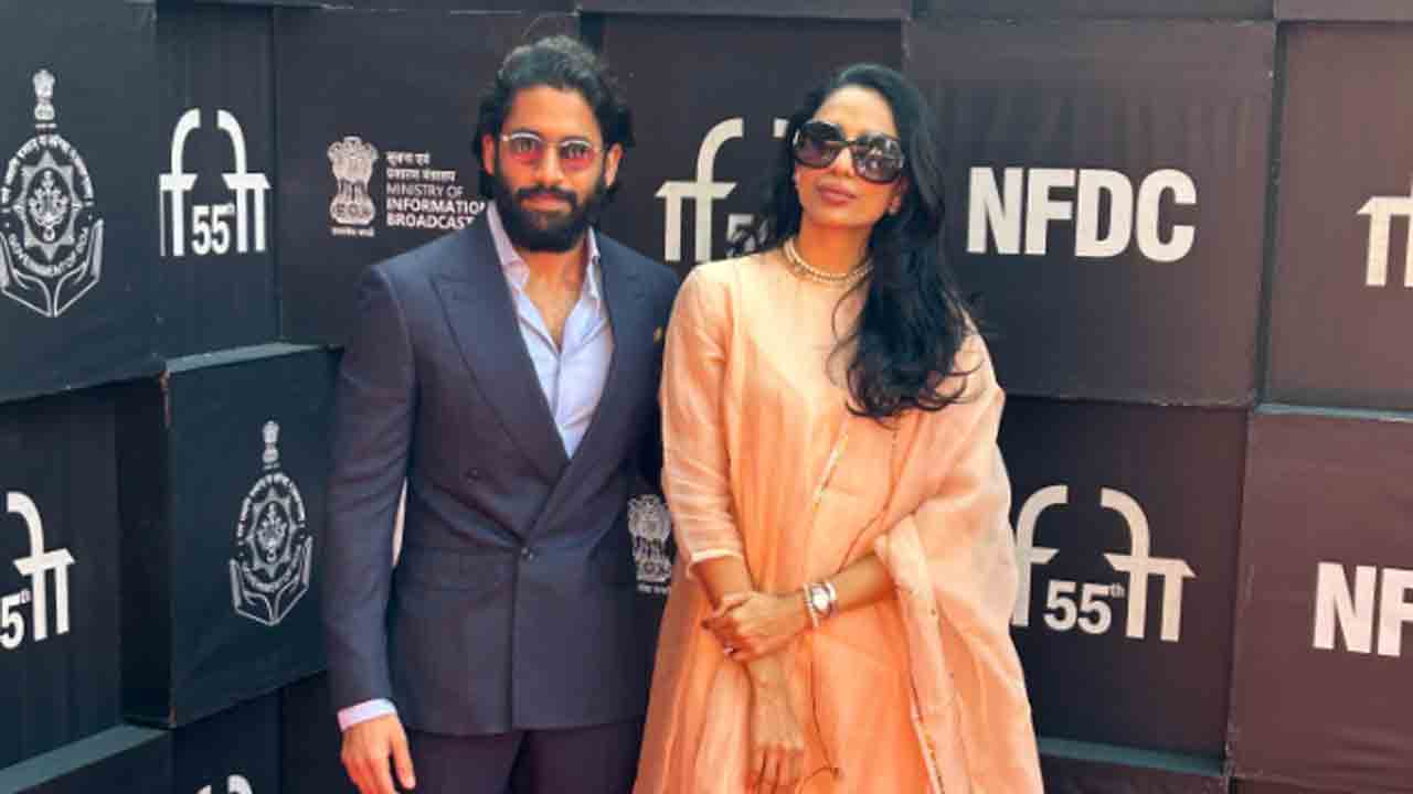 Naga Chaitanya | ఇఫీ వేడుకల్లో సందడి చేసిన నాగచైతన్య – శోభిత.. ఫొటోలు వైరల్‌