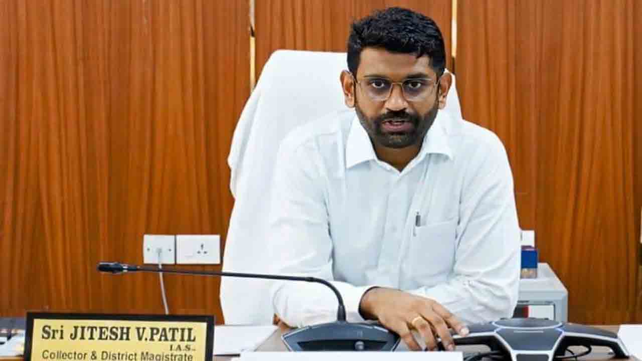 హాస్టళ్లను నిరంతరం పర్యవేక్షించాలి: కలెక్టర్‌