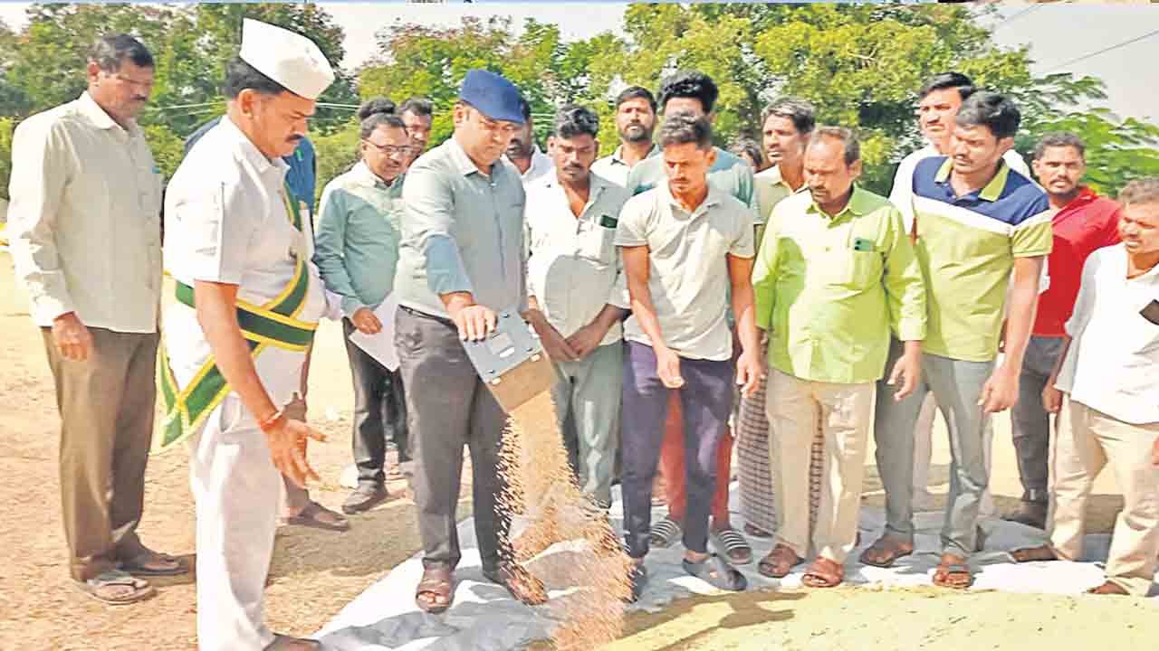 ధాన్యం కొనుగోళ్లు పూర్తిచేయాలి