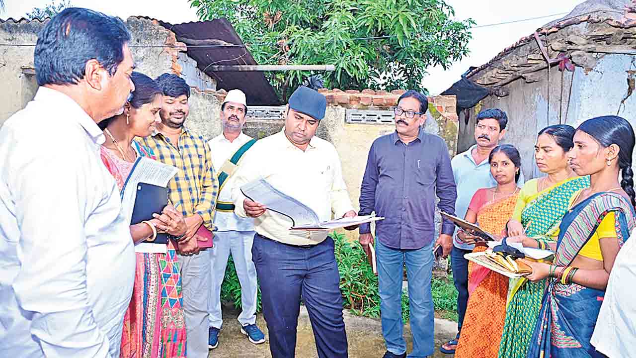 పకడ్బందీగా సమగ్ర సర్వే చేపట్టాలి