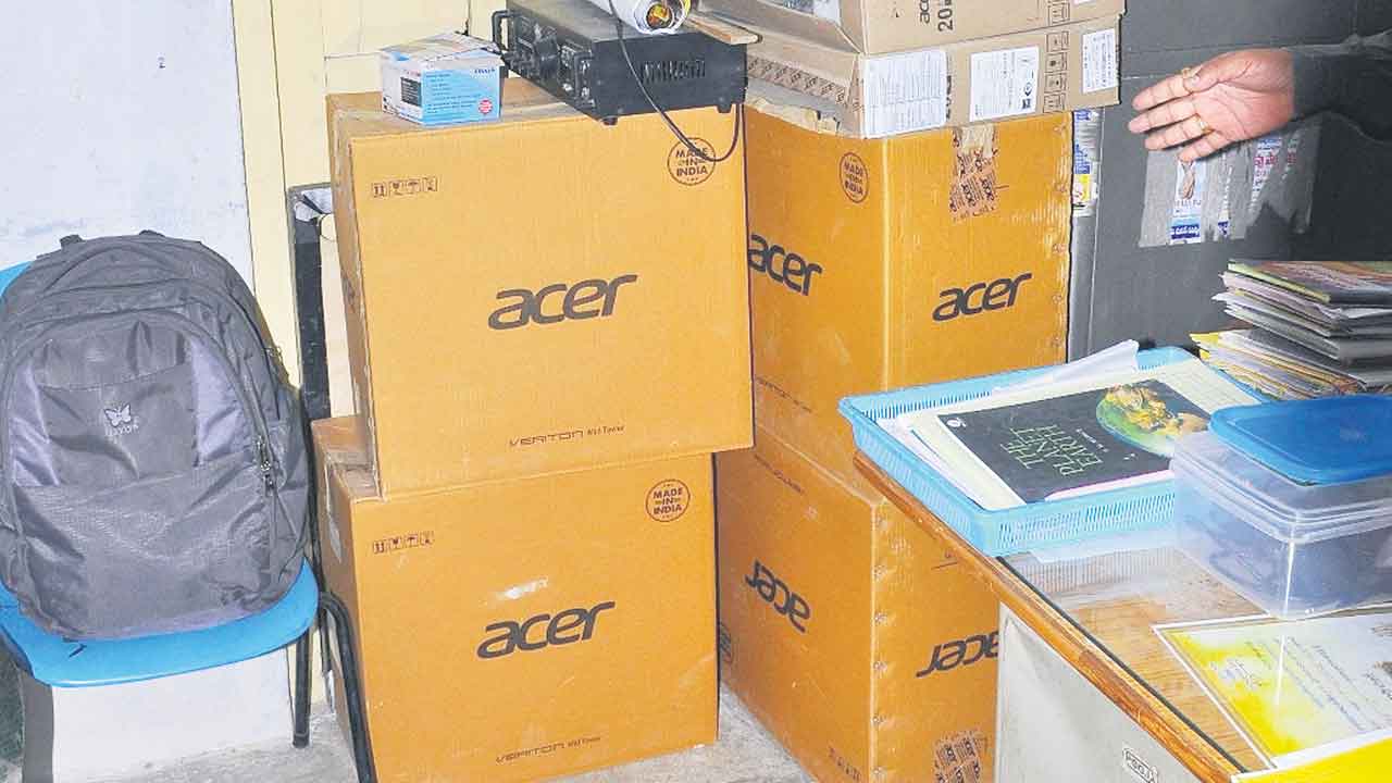 అటకెక్కిన డిజిటల్‌ లిట్రసీ