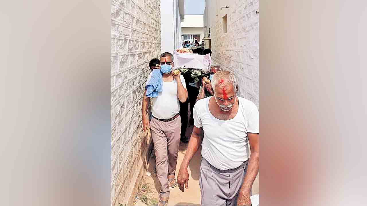 ప్రజా పాలన పేరు.. అరాచకం తీరు